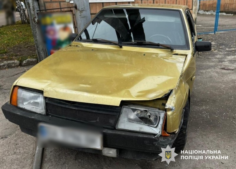 У Кропивницькому жінка опинилася під колесами авто