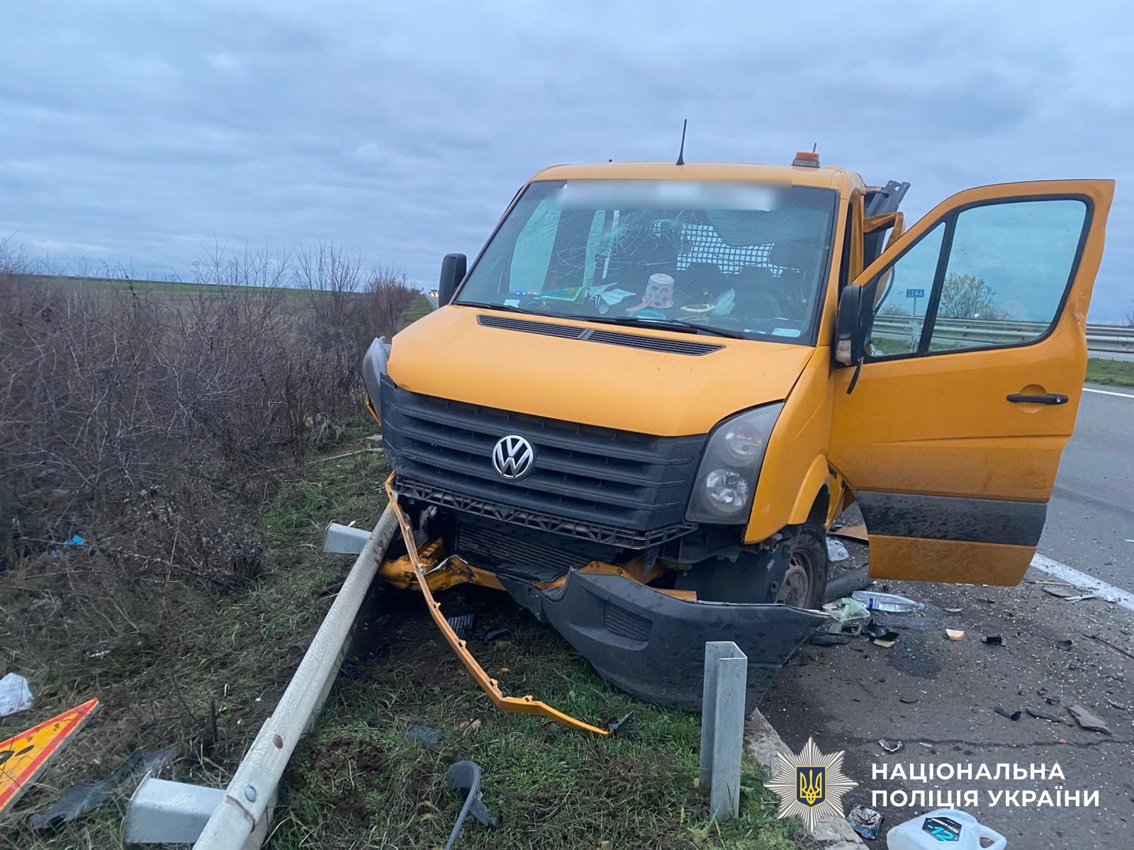 На Кіровоградщині водій вантажівки влетів у мікроавтобус