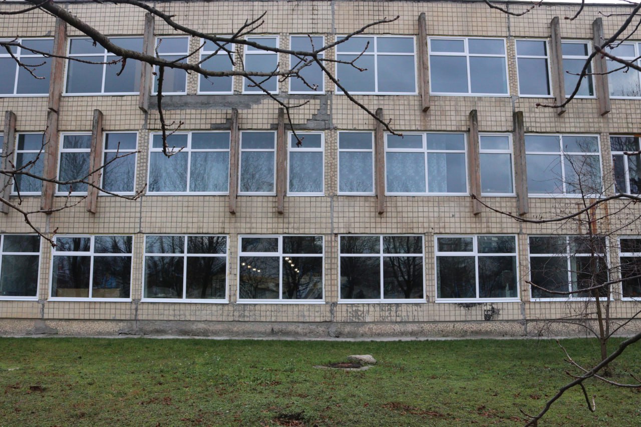 У Світловодську відновили навчання в постраждалому після ракетної атаки корпусі ліцею