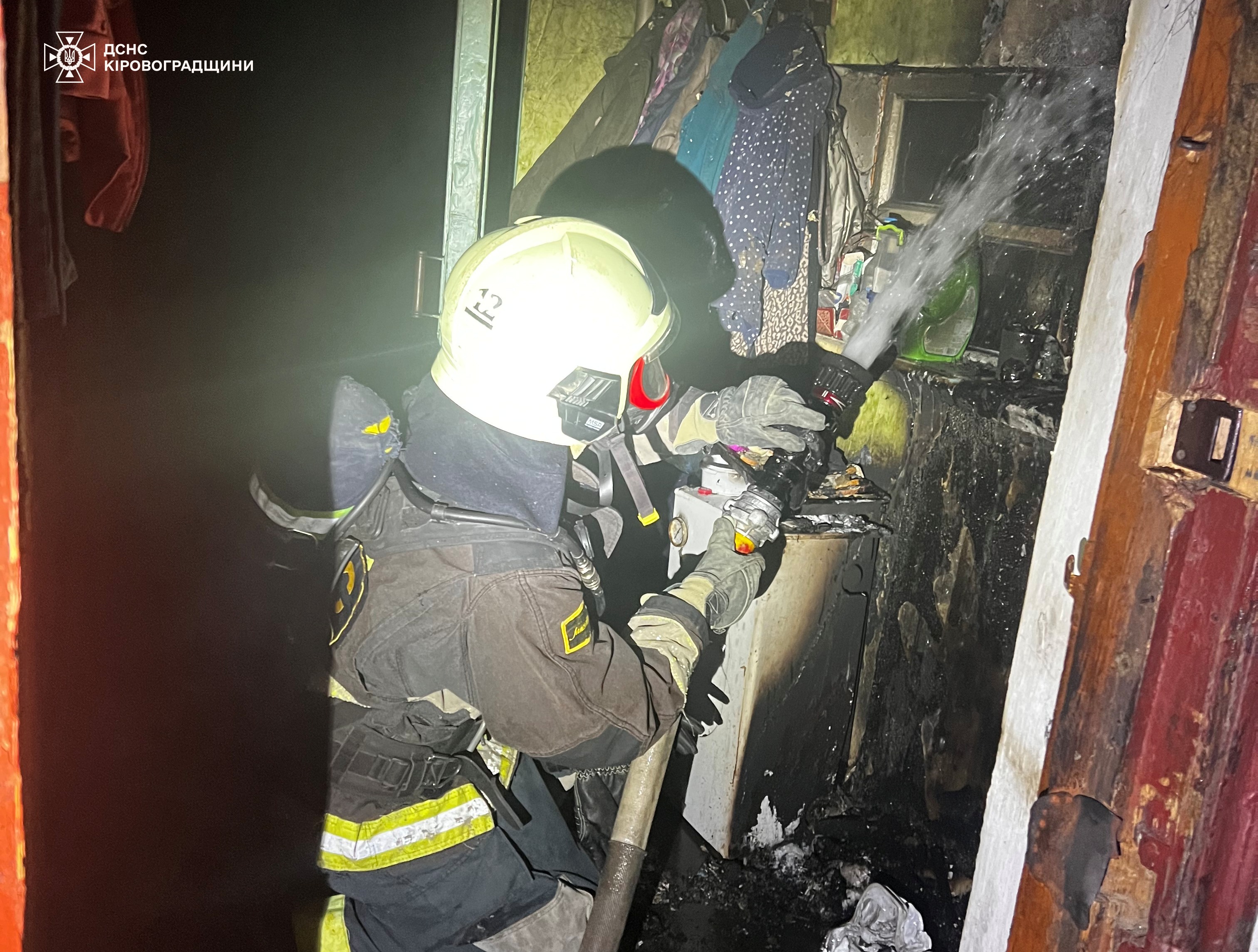 На Кіровоградщині під час пожеж рятували дитину та чоловіка