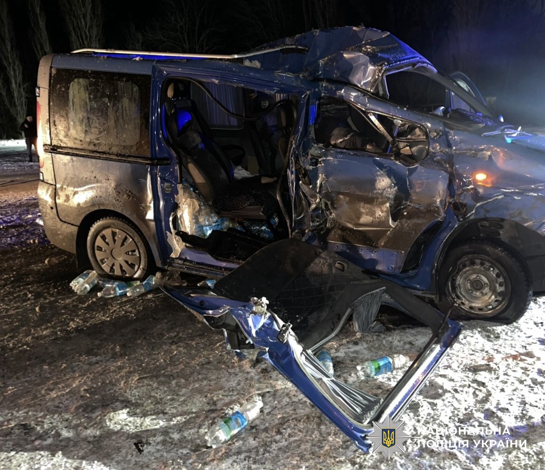 У Кропивницькому водiй легковика врiзався у вантажiвку: загинув пасажир