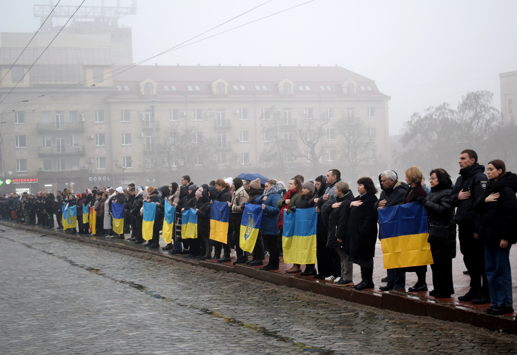 У центрі Кропивницького попрощалися з полеглими захисниками