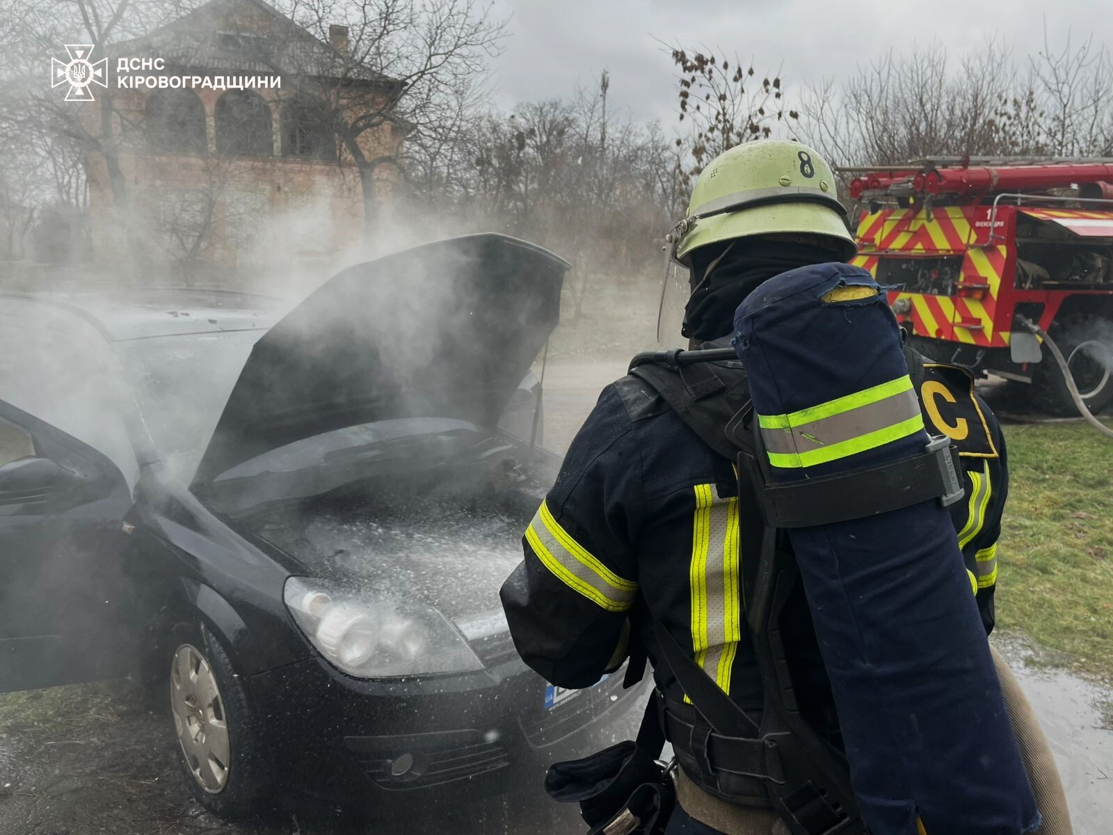 На Кіровоградщині загорівся автомобіль Opel Astra