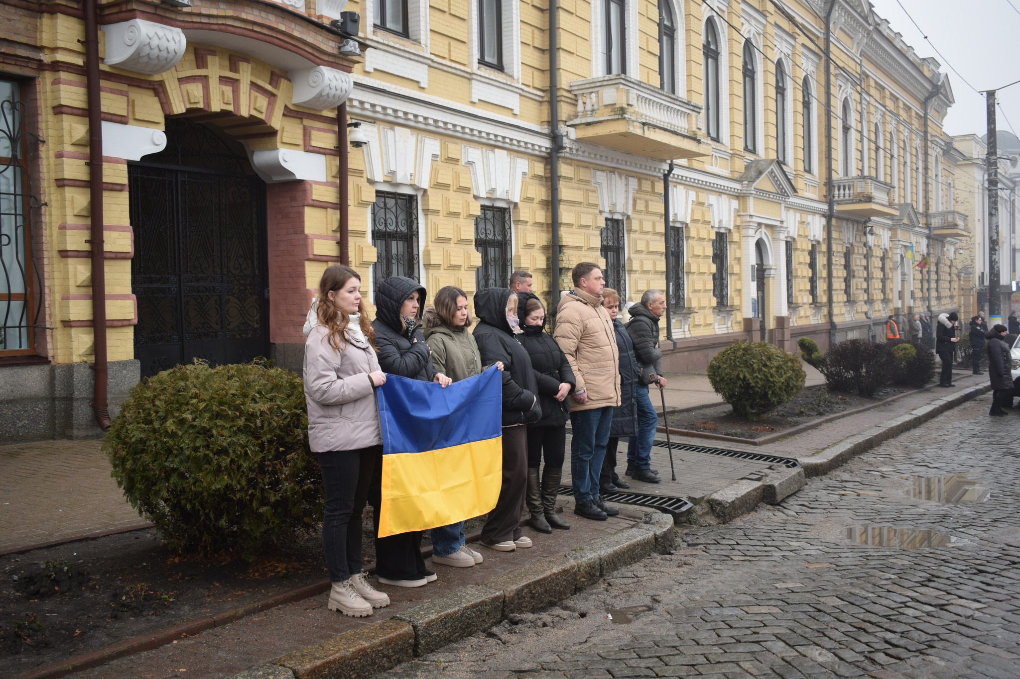 У центрі Кропивницького попрощалися з полеглими захисниками