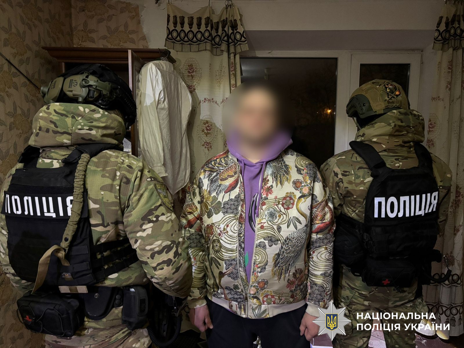 Житель Кiровоградщини напав з ножем на полiцейського