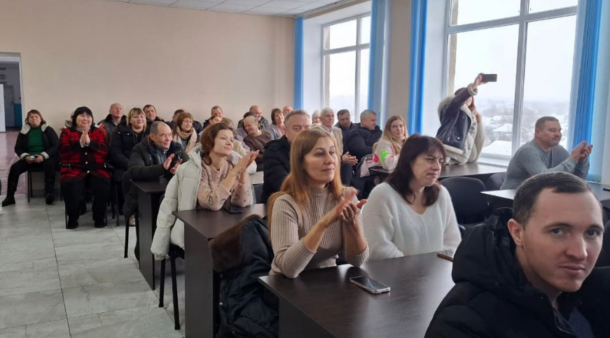 З директором Голованiвського професiйного лiцею пiдписали контракт