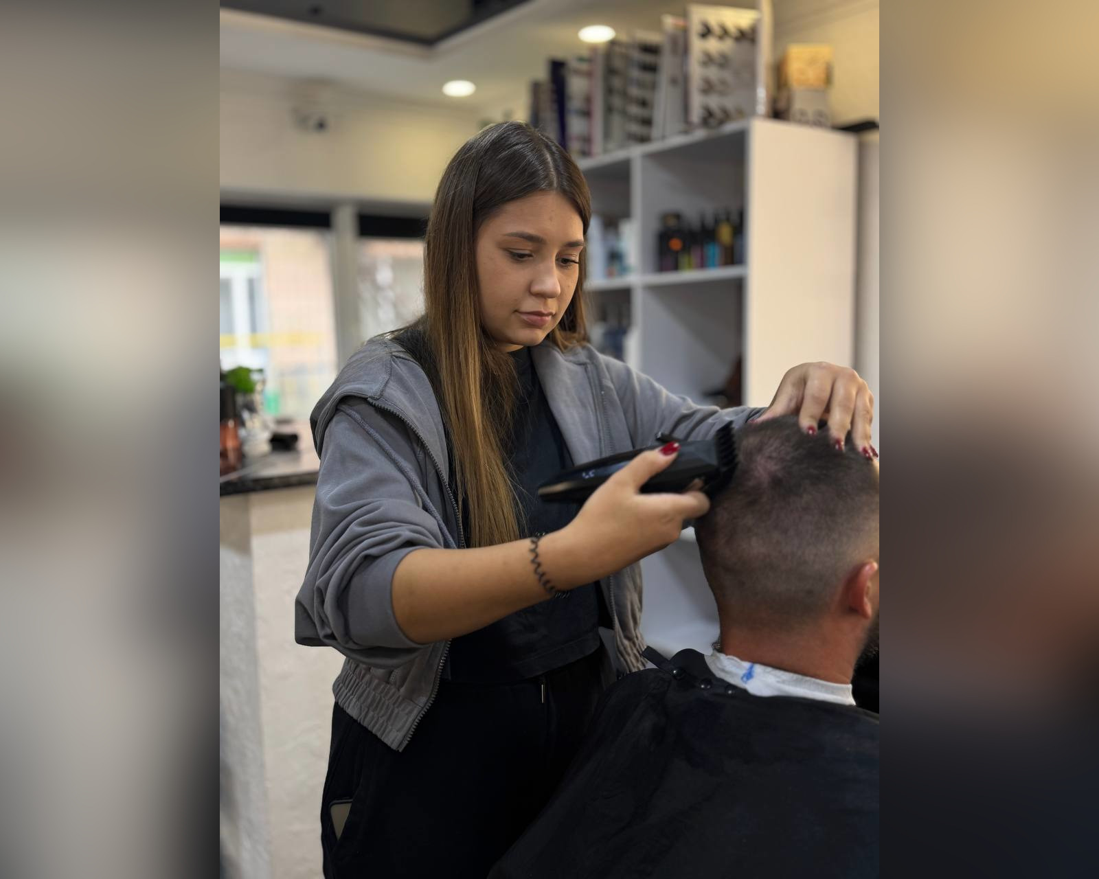 Барбершоп із дитячої мрії: шлях Богдани Сушко з Кіровоградщини