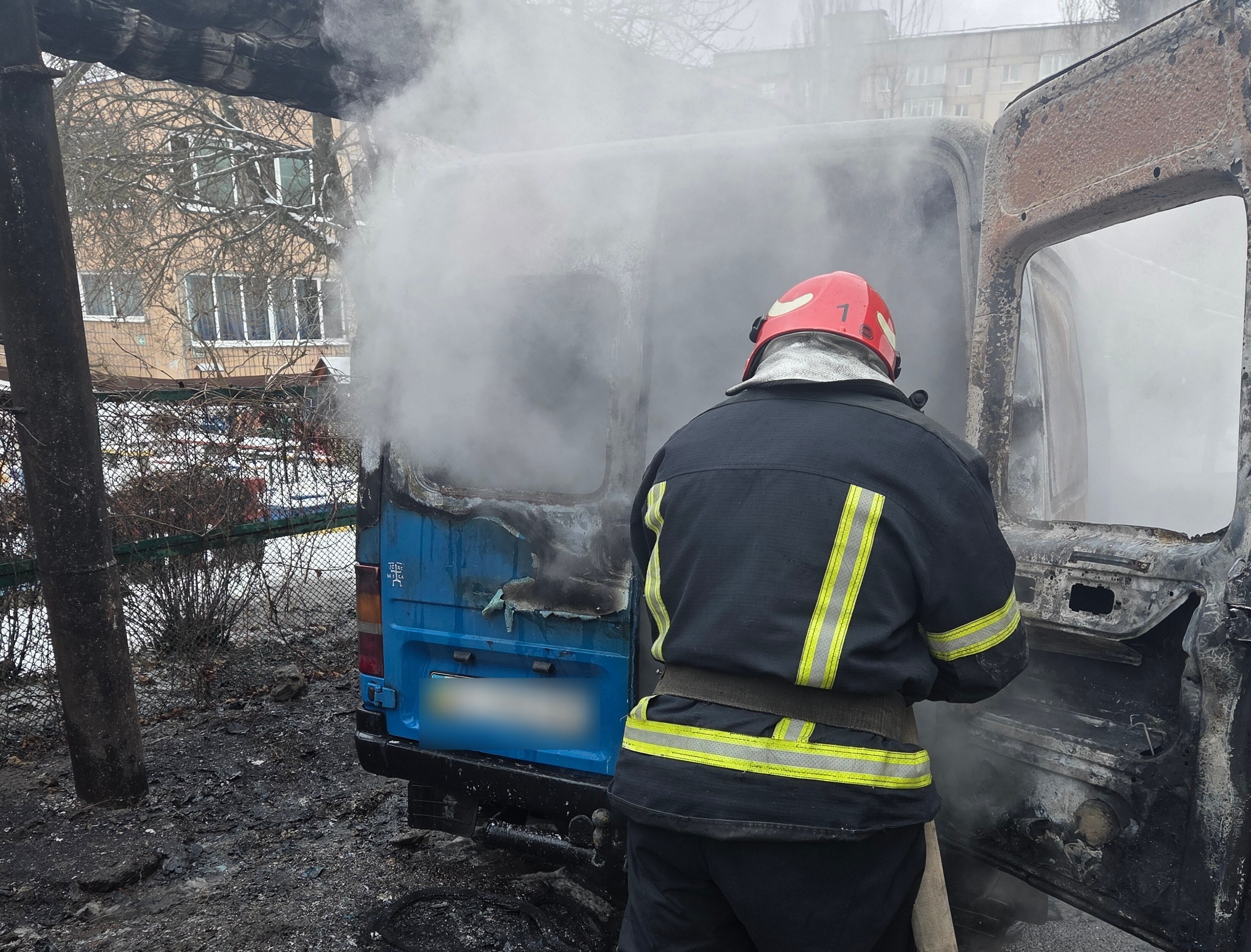 У Кропивницькому під час пожежі авто травмувався водій