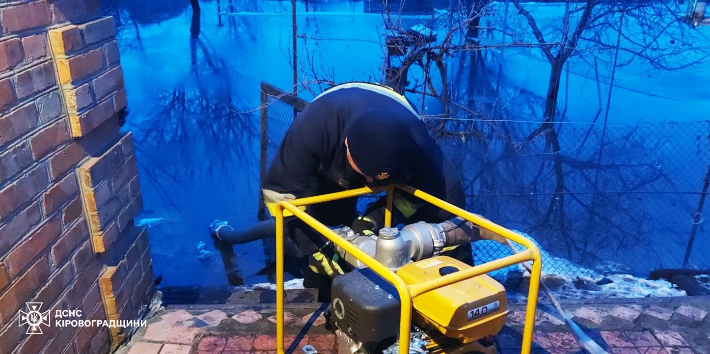 Рятувальники Кiровоградщини тричi допомагали населенню через пiдтоплення