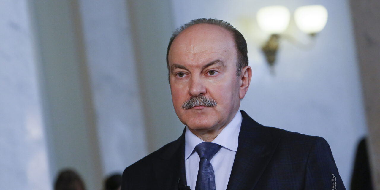 Народний депутат Михайло Цимбалюк заявив про масові проблеми з виплатами пенсій та державної допомоги родинам із дітьми