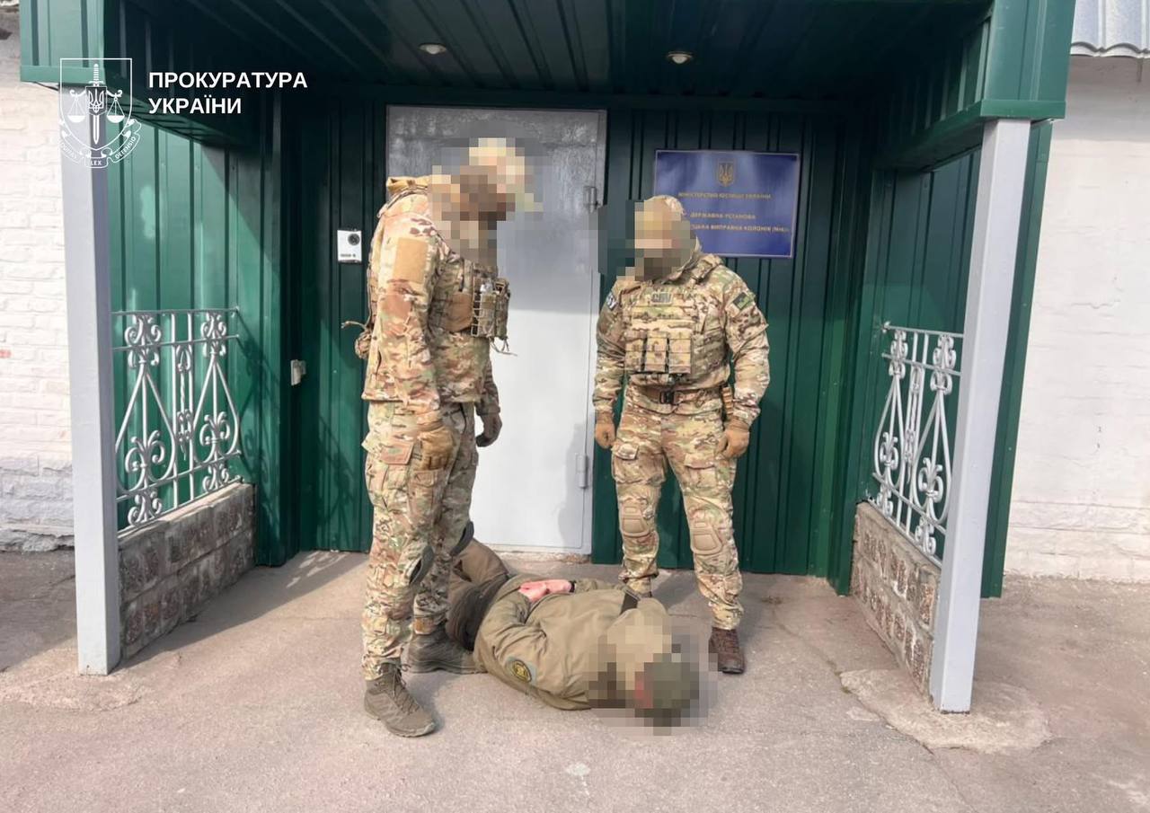 Працiвник колонiї на Кiровоградщинi передавав метадон ув’язненим