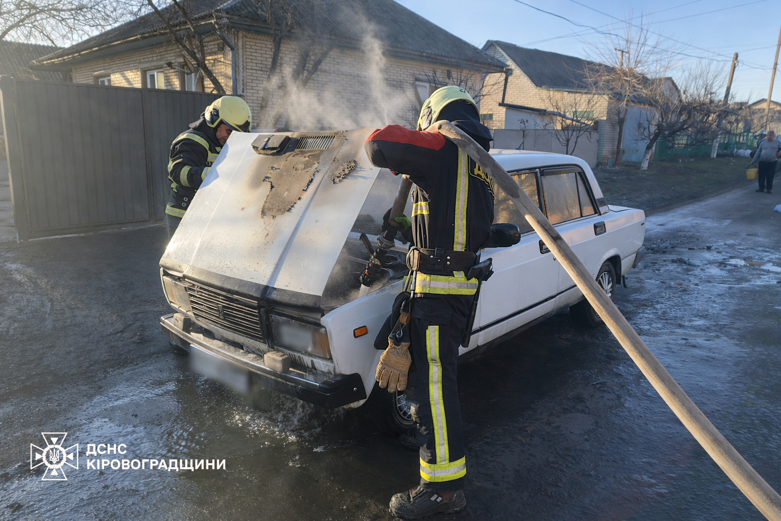 Автомобiль ВАЗ загорiвся на Кiровоградщинi