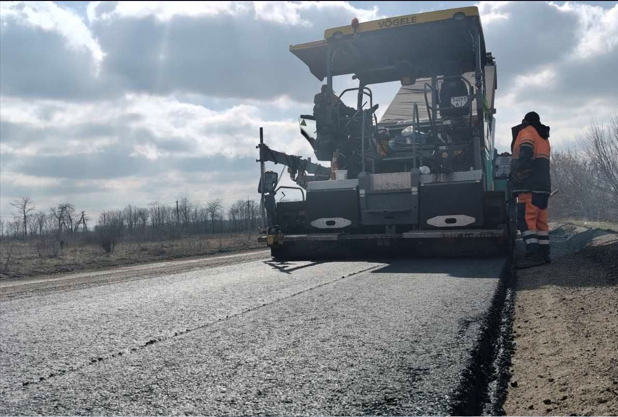 На дорогах державного значення працюють ремонтники Кiровоградщини