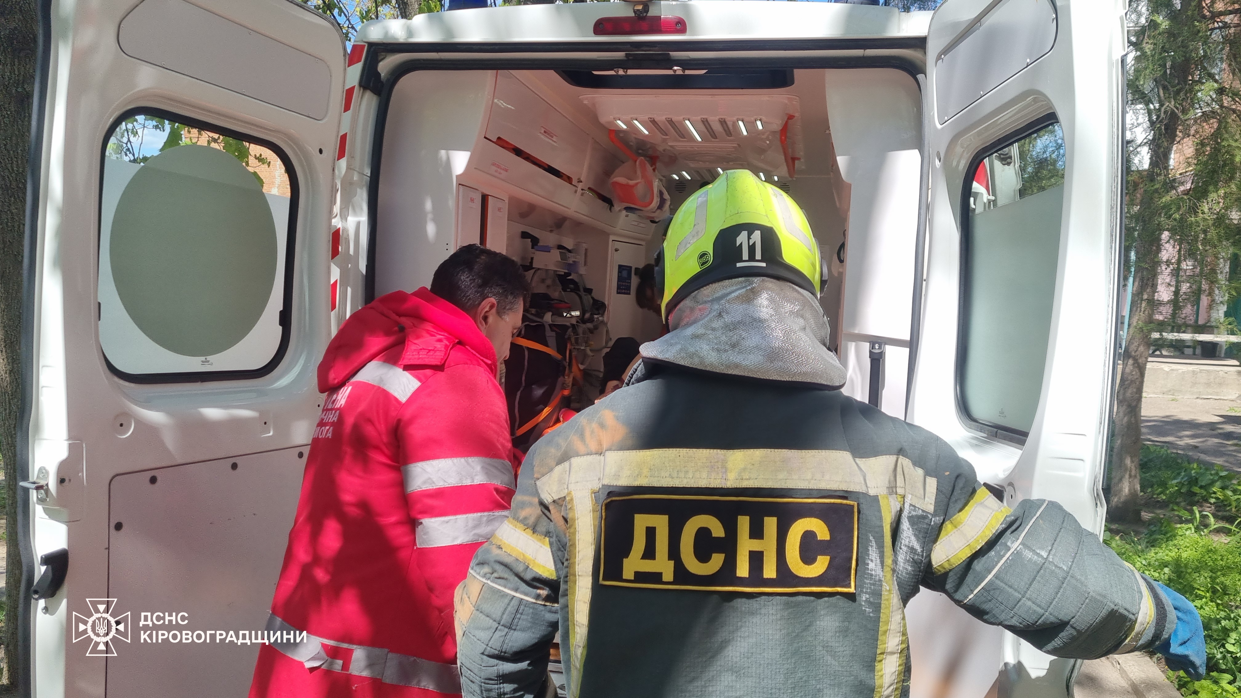 Надзвичайники Кiровоградщини врятували хворого чоловiка