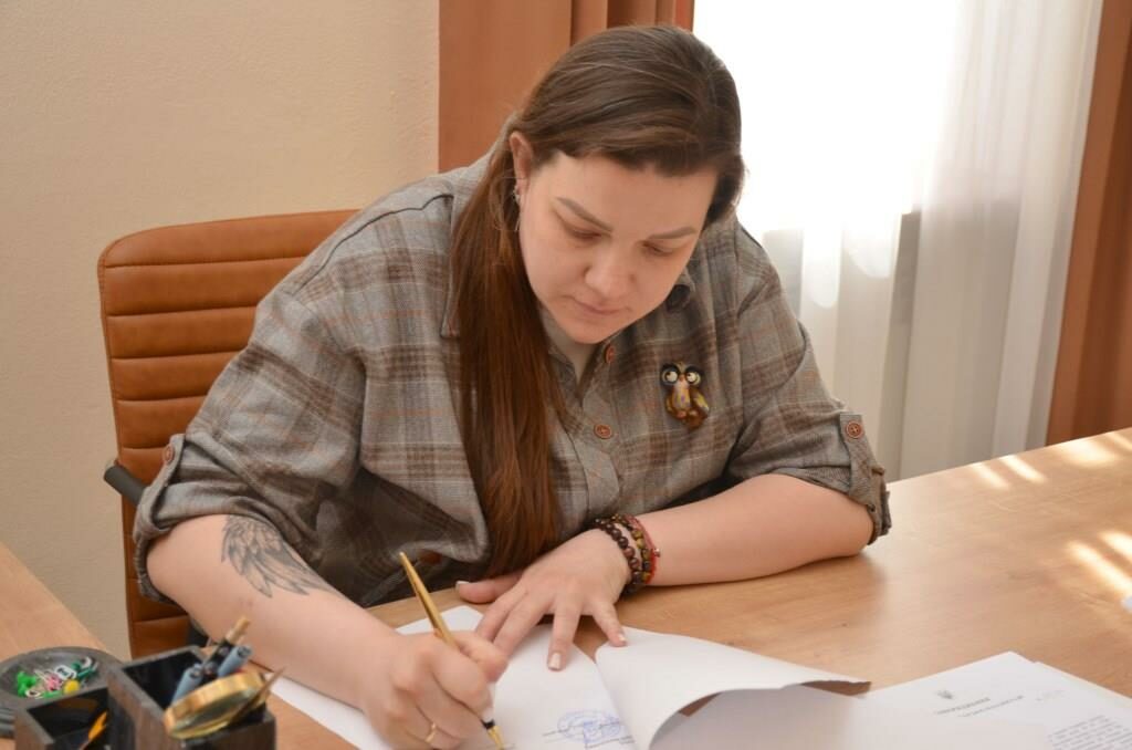 З директоркою Кіровоградського обласного Центру народної  контракт