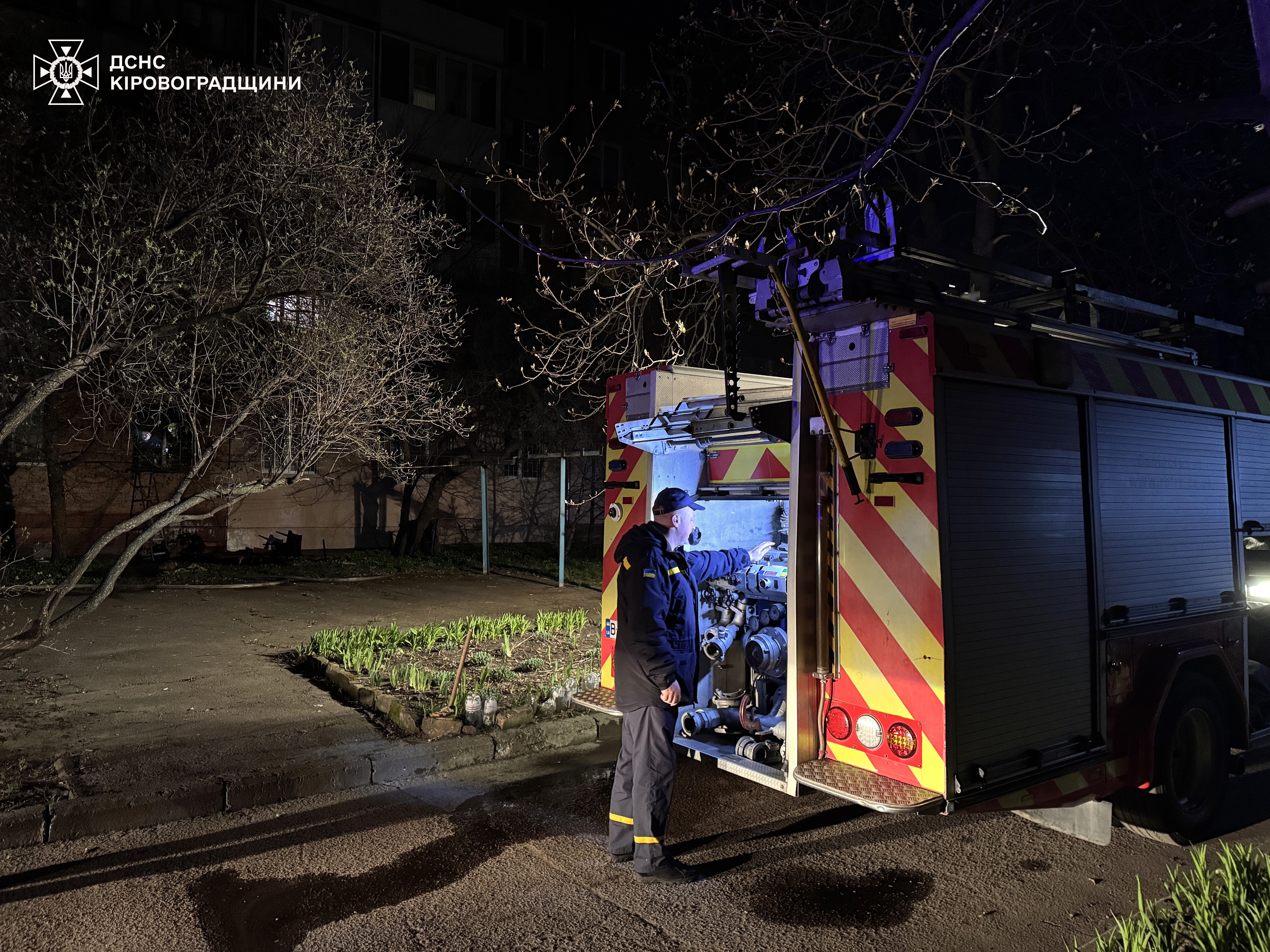 Під час пожежі на Кіровоградщині загинув чоловік та постраждала жінка