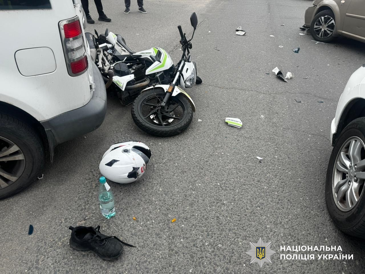 У Кропивницькому під колесами автомобіля опинився неповнолітній мотоцикліст