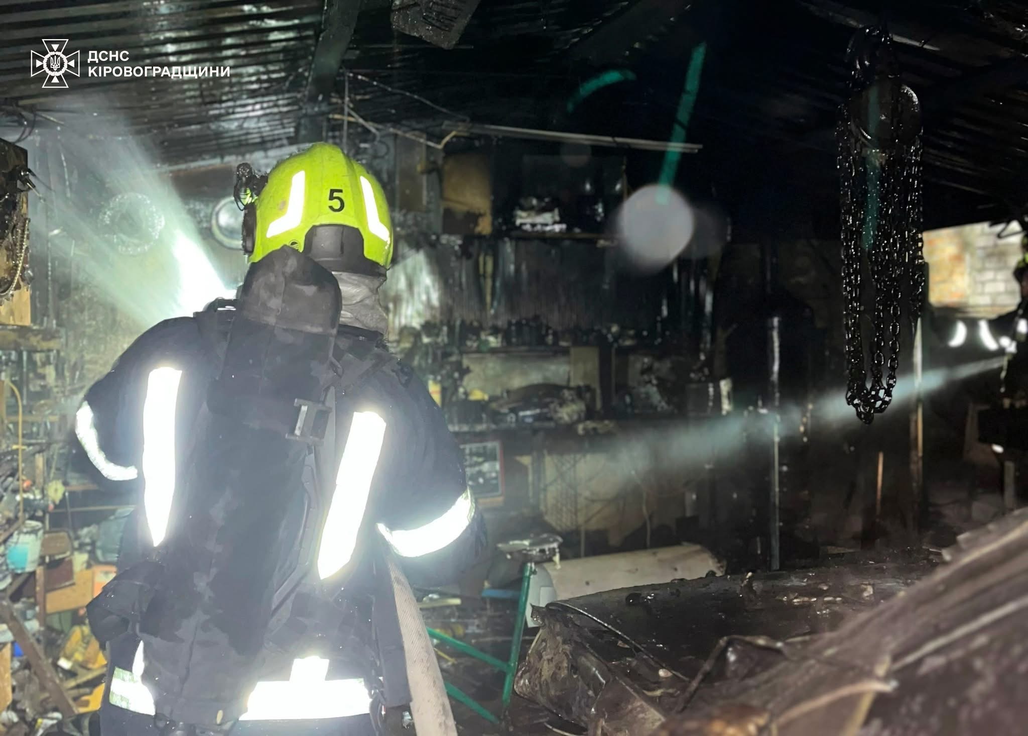 На Кіровоградщині горіли домашні речі та гараж