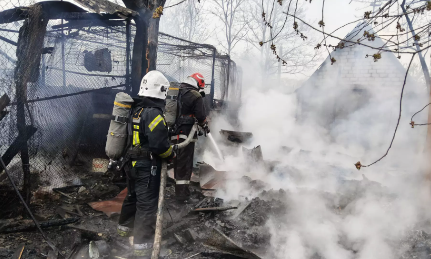 Три споруди в одному дворi горiли на Кiровоградщинi