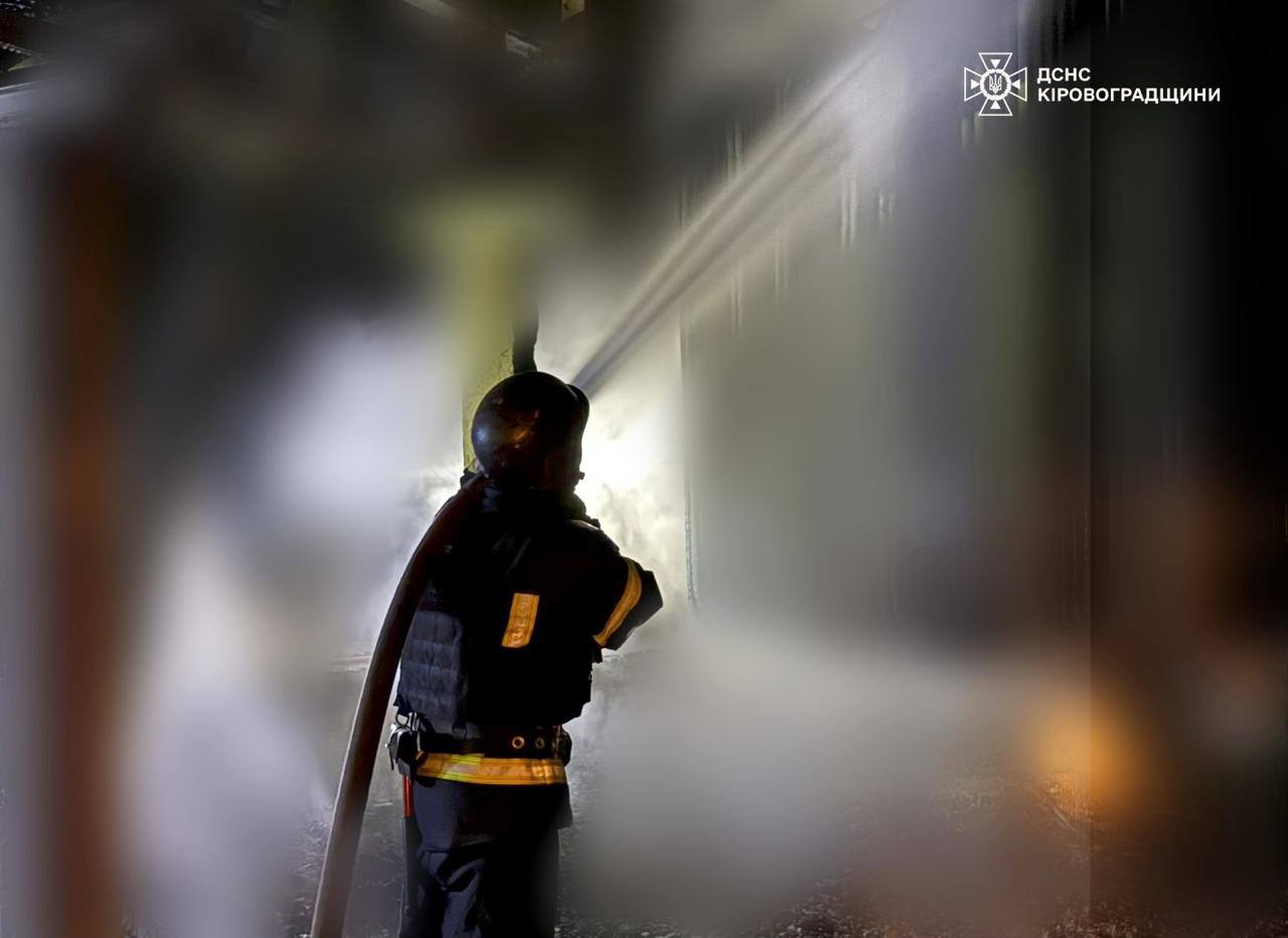 У Кропивницькому районі після дронової атаки сталася пожежа