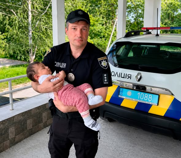 Поліцейський на Кіровоградщині врятував покинуте немовля