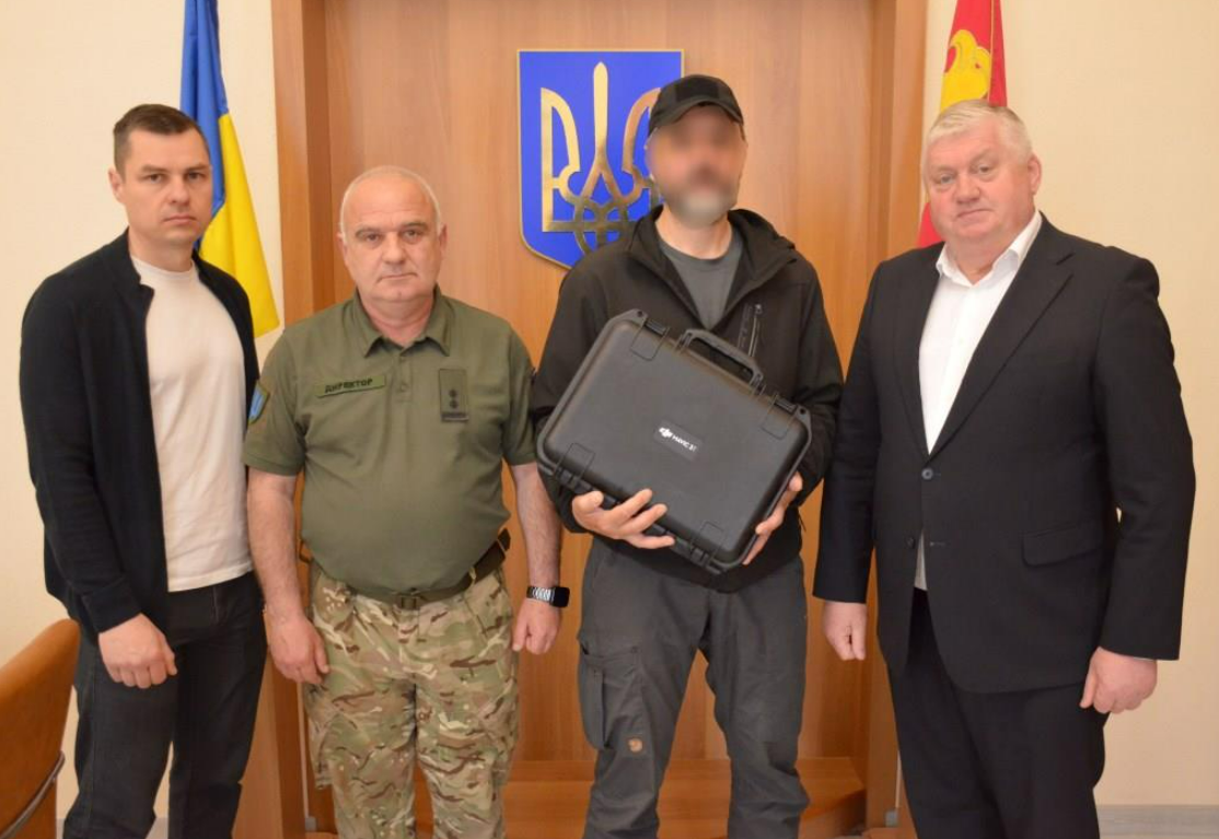 Розвiдникам передали з Кiровоградщини сучасний «мавiк»