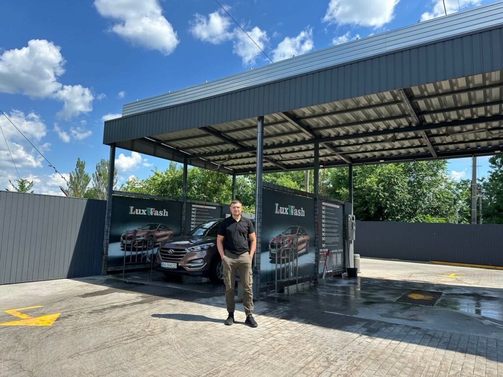 Два роки успіху: як подружжя з Кіровоградщини розвиває власну автомийку