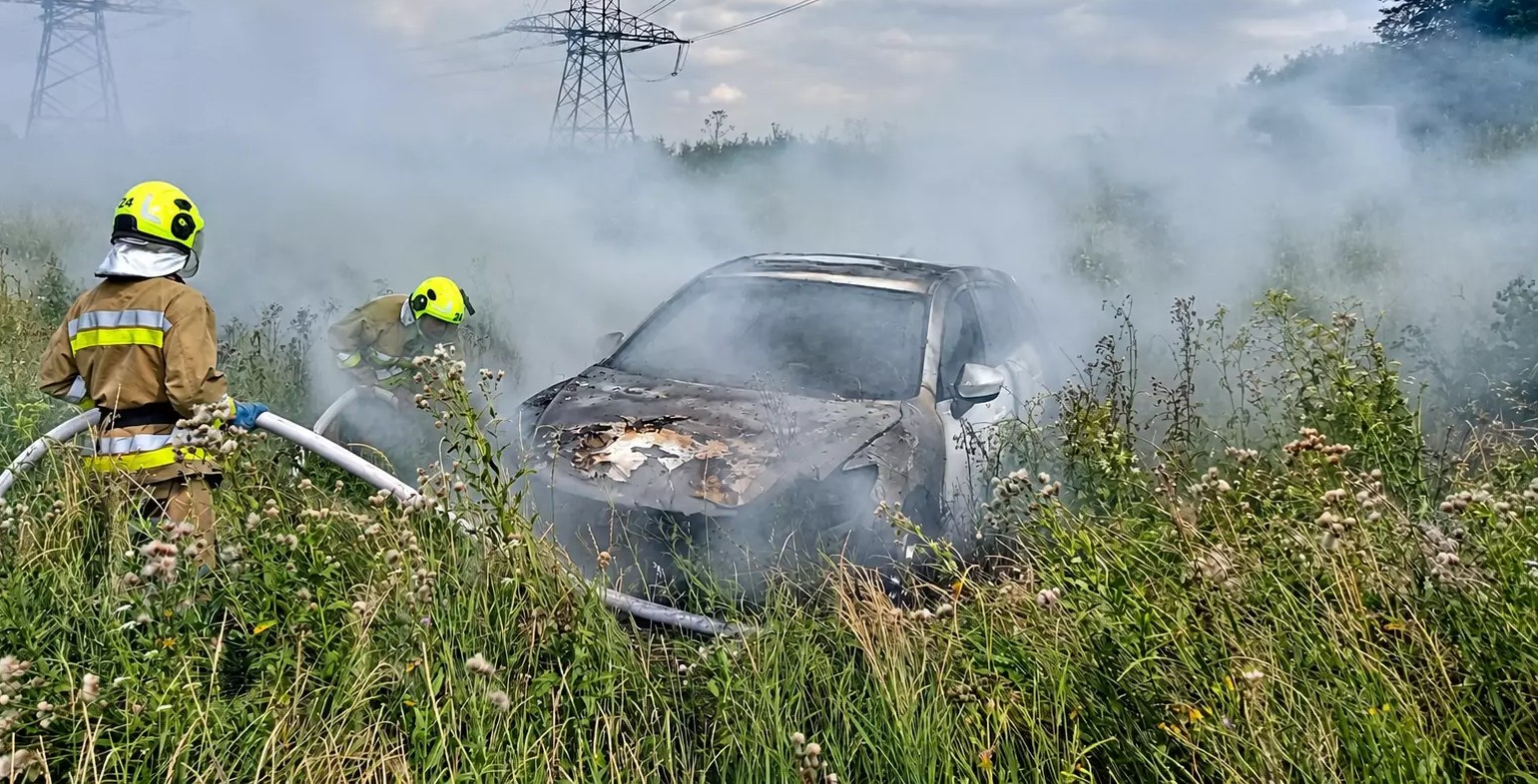 На Кіровоградщині вщент згорів легковик