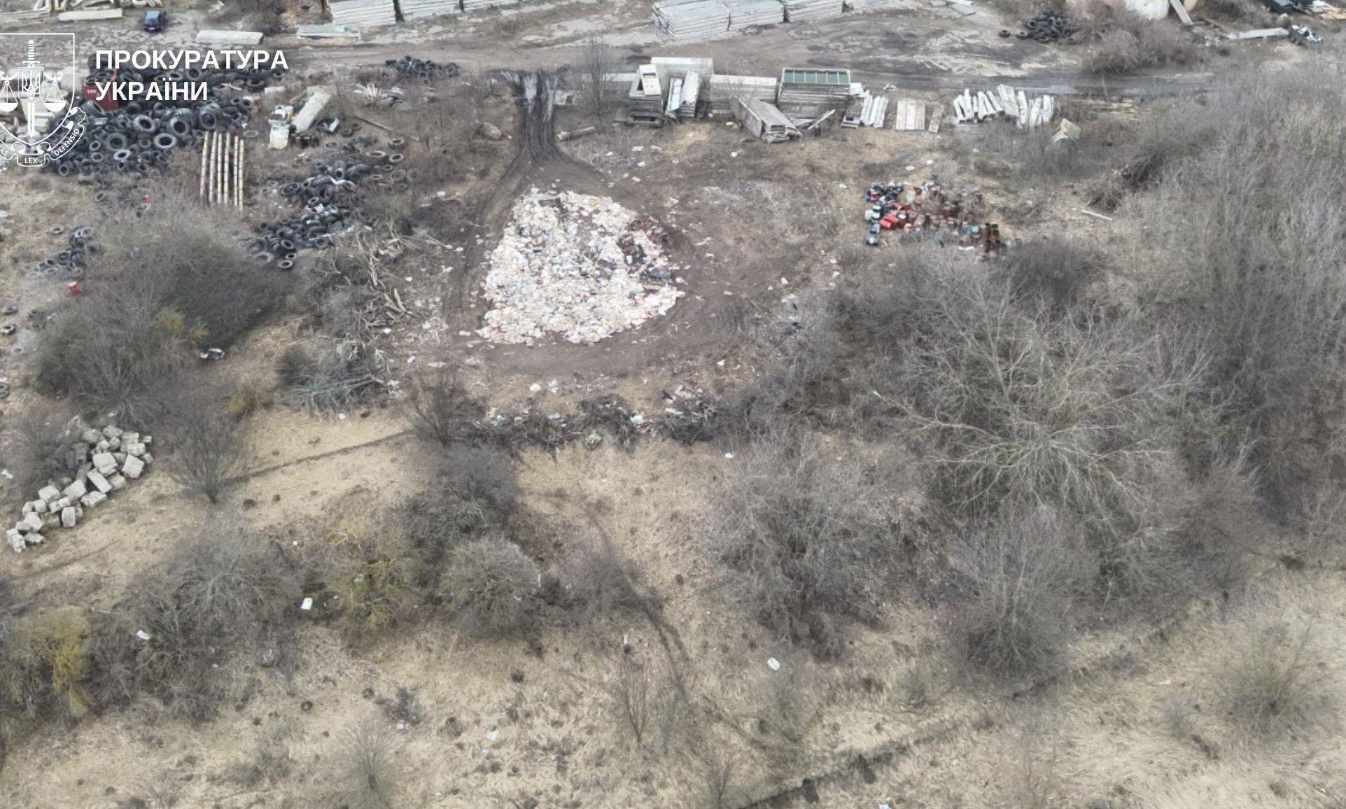 На Кіровоградщині агроном закопував тонни біовідходів у землю