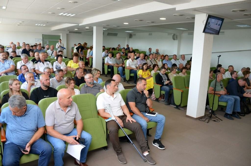 У Кропивницькому провели нараду щодо підтримки аграріїв прифронтових територій
