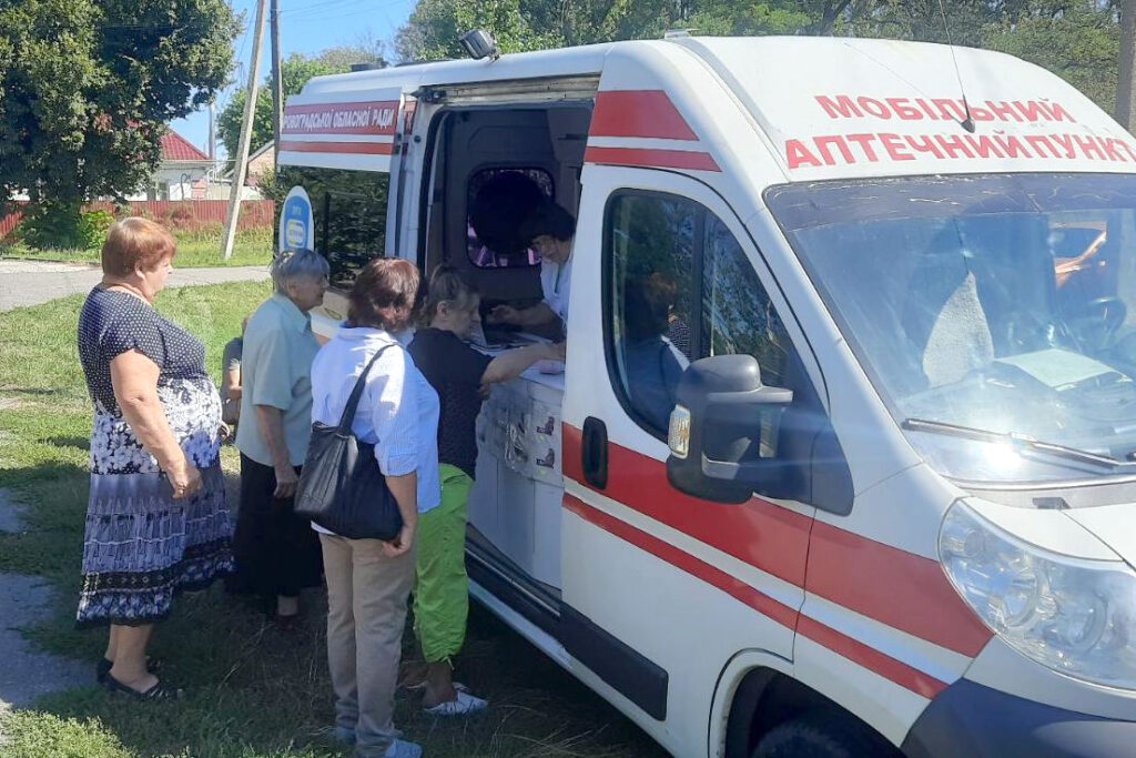У Червоній Кам’янці працювала виїзна медична бригада з мобільним аптечним пунктом