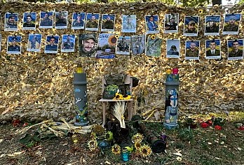 У Кропивницькому родини полеглих воїнів створили інсталяцію пам’яті в межах акції «Сонях»