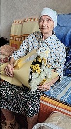 101 рік життєвої мудрості: у Кропивницькому привітали з урочистим ювілеєм Олександру Шмалько