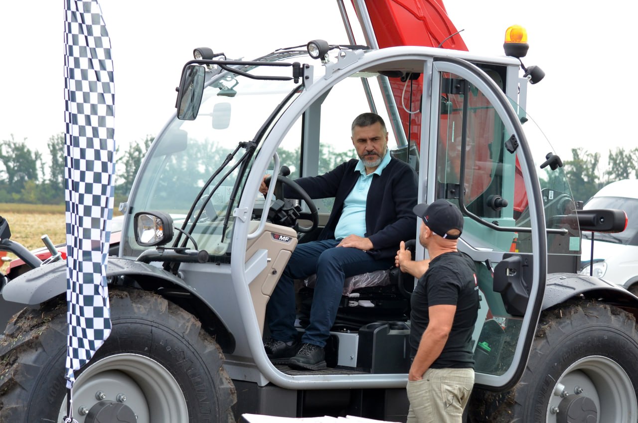 На Кіровоградщині провели день поля та науково-практичний семінар для аграріїв області та України