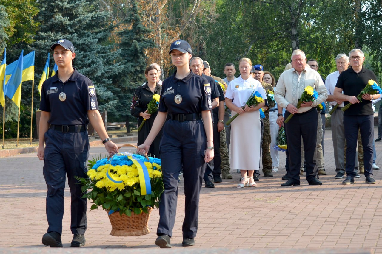 У Кропивницькому підняли найбільший в області Державний Прапор України