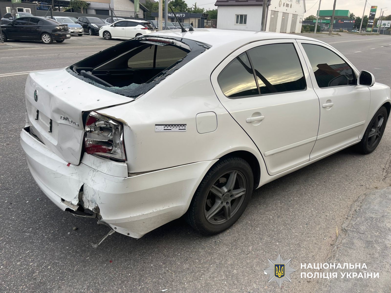 У Кропивницькому поліція розслідує ДТП за участю легковика та мотоцикла: травмовано байкера