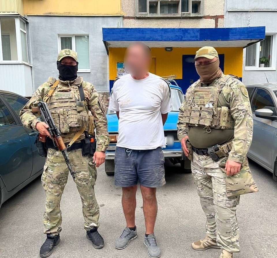 У Кропивницькому біля супермаркету сталася стрілянина: поліція затримала підозрюваного, є поранений