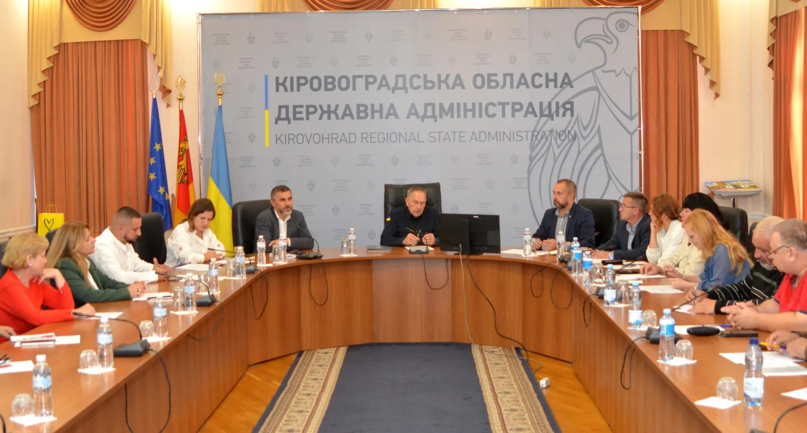 Критична інфраструктура, тарифи та укриття: як влада Кіровоградщини радилася з громадськістю напередодні зими