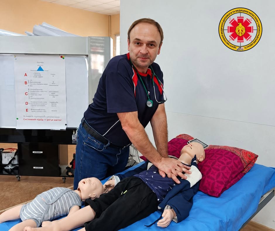 На Кіровоградщині донька врятувала батька від клінічної смерті, розпочавши реанімацію до приїзду «швидкої»