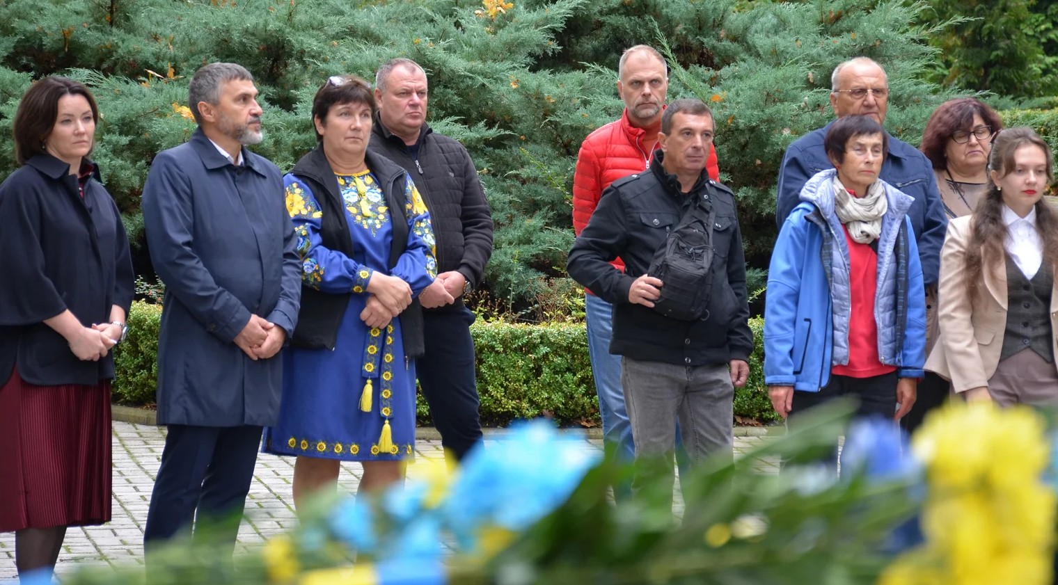 На Кіровоградщині вшанували пам’ять корифеїв українського театру: на «Хуторі Надія» поклали квіти