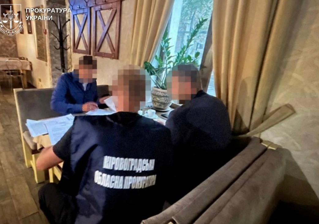 «Чужі» документи та понад 100 га землі: на Кіровоградщині викрили схему із фермерськими господарствами