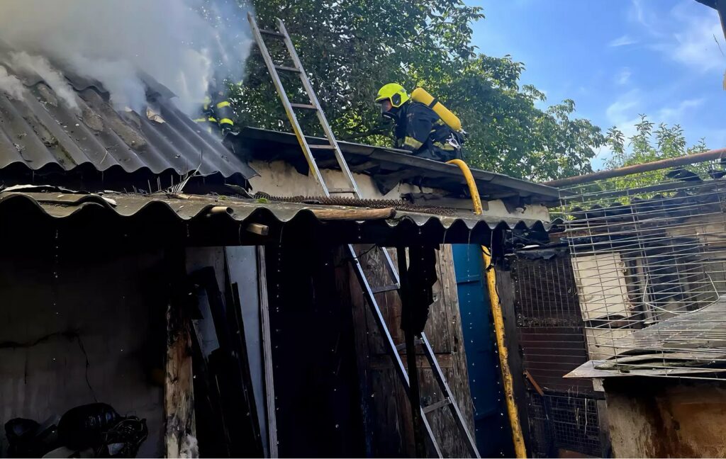 На Кіровоградщині під час пожежі врятували 72-річну жінку