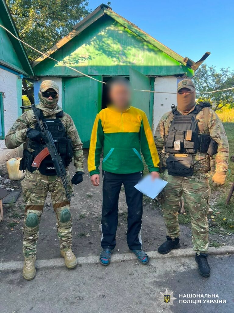 На Кіровоградщині 50-річний чоловік зберігав удома гвинтівки, гранати та тротил